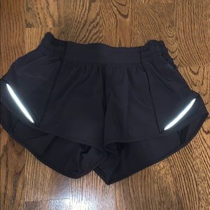 Hotty Hot Short ll 2.5” BLACK SIZE 4